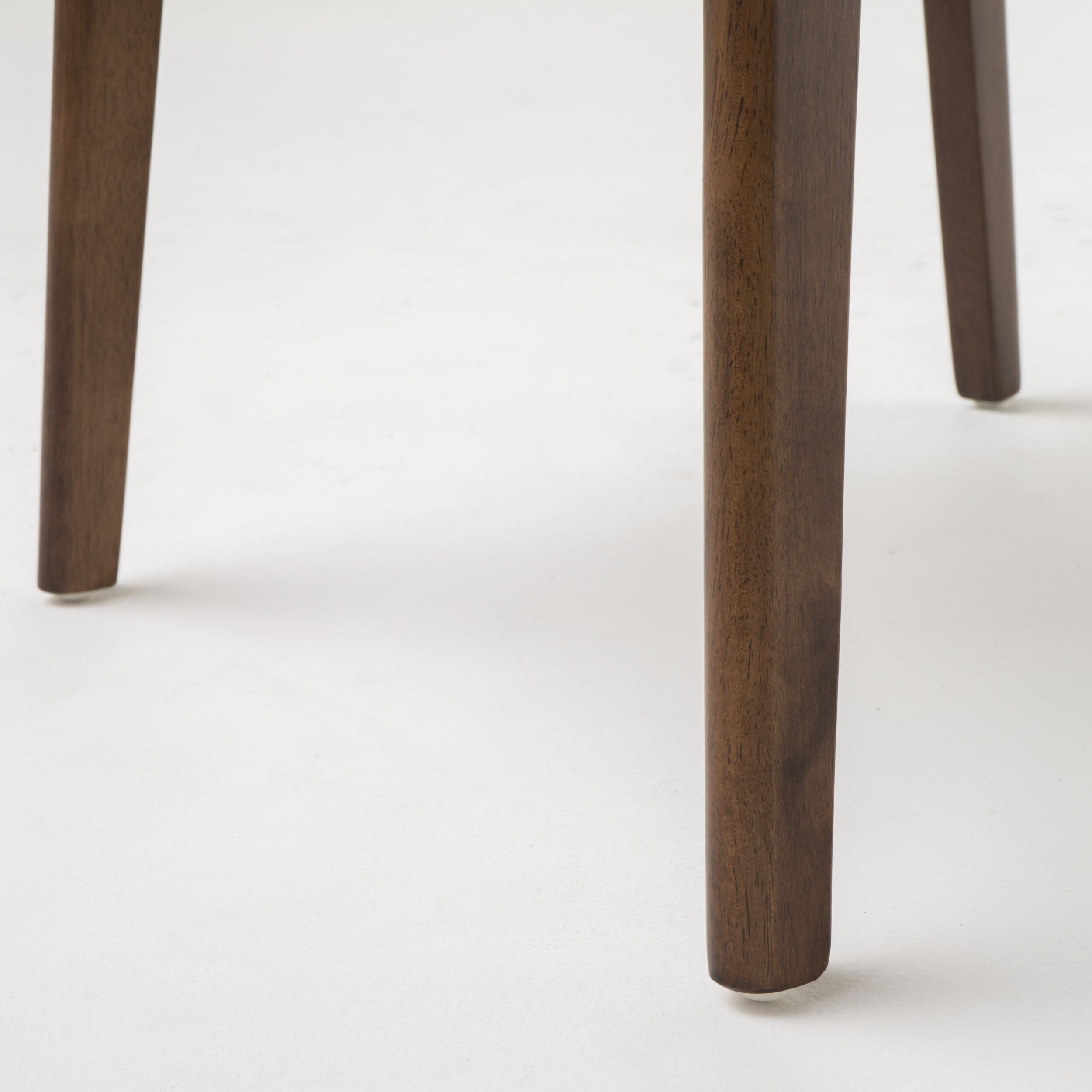 Chaise de salle à manger Abrielle en bois d'hévéa rembourrée de style milieu de siècle (lot de 2) par Christopher Knight Home