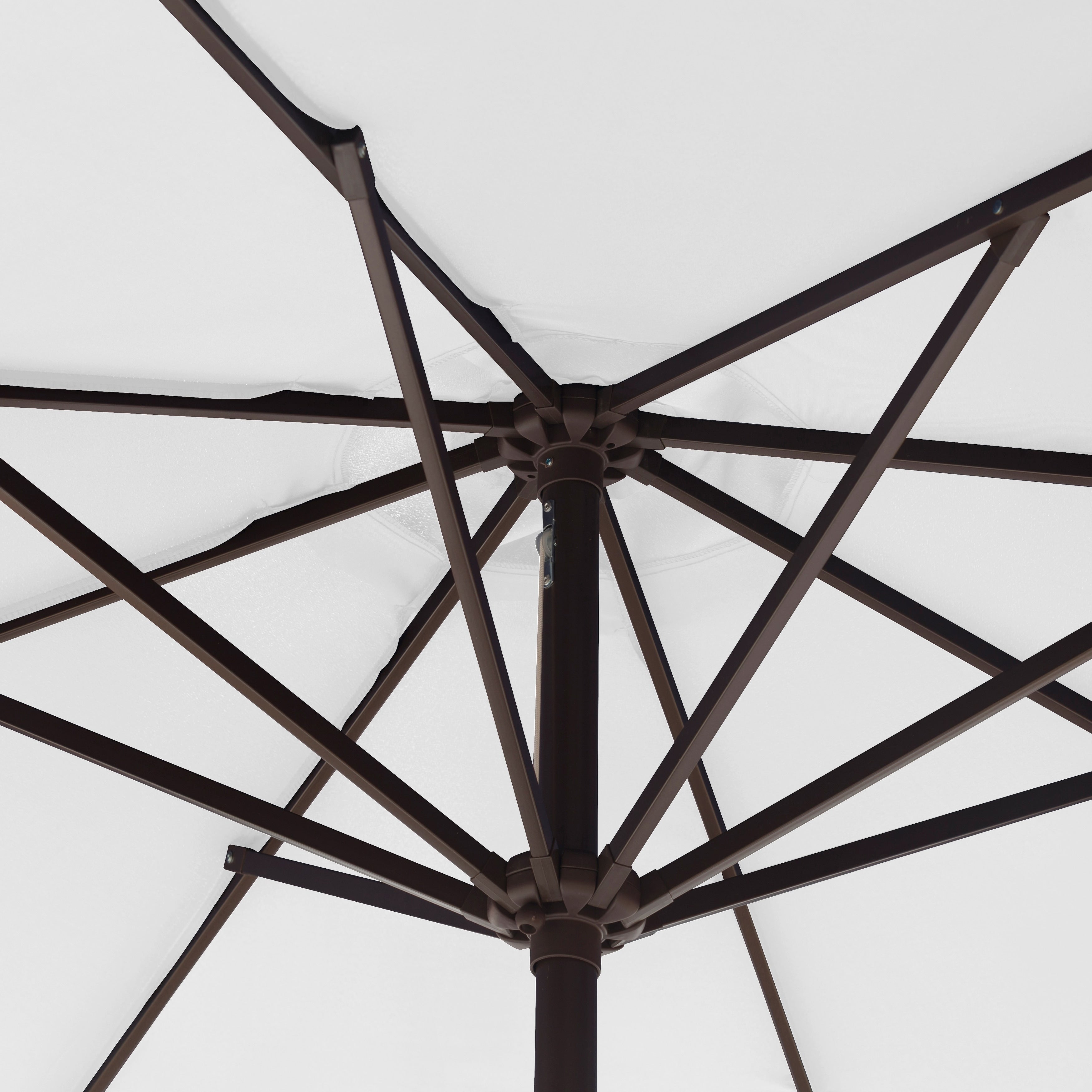 Parasol de patio Lopes de 9 pieds avec base en finition bronze et support de poids inclus