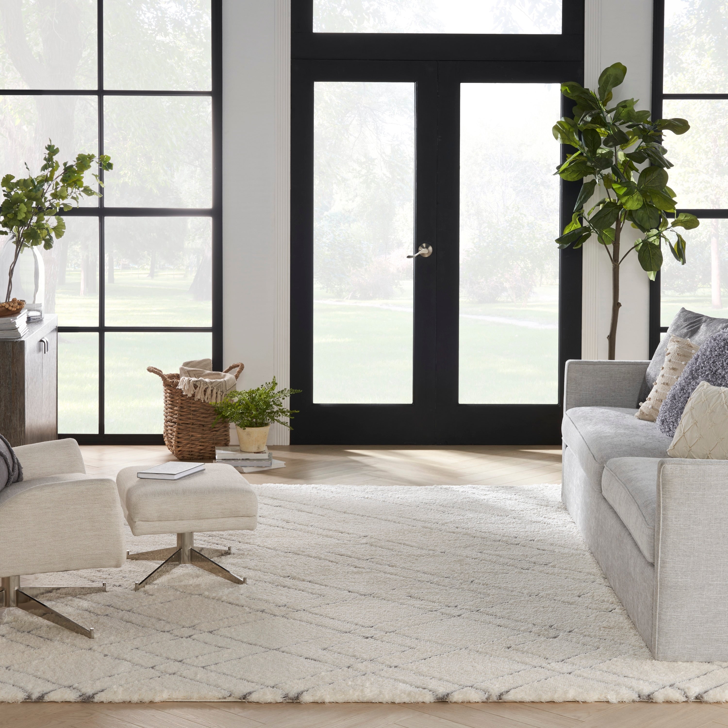 Tapis Nourison luxueux à poils longs et ultra moelleux, motif géométrique abstrait