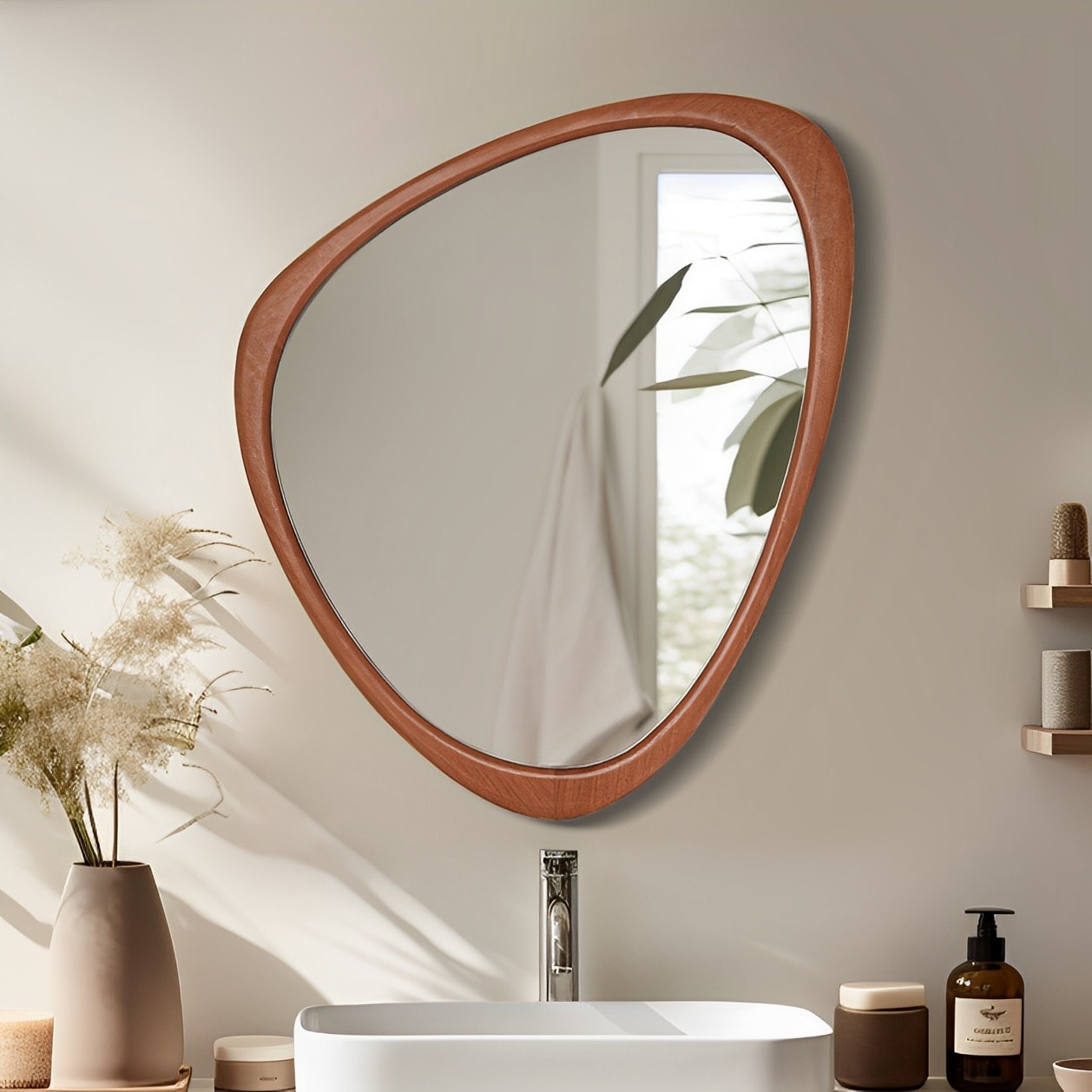 Miroir mural asymétrique en forme de pavé avec cadre en pin