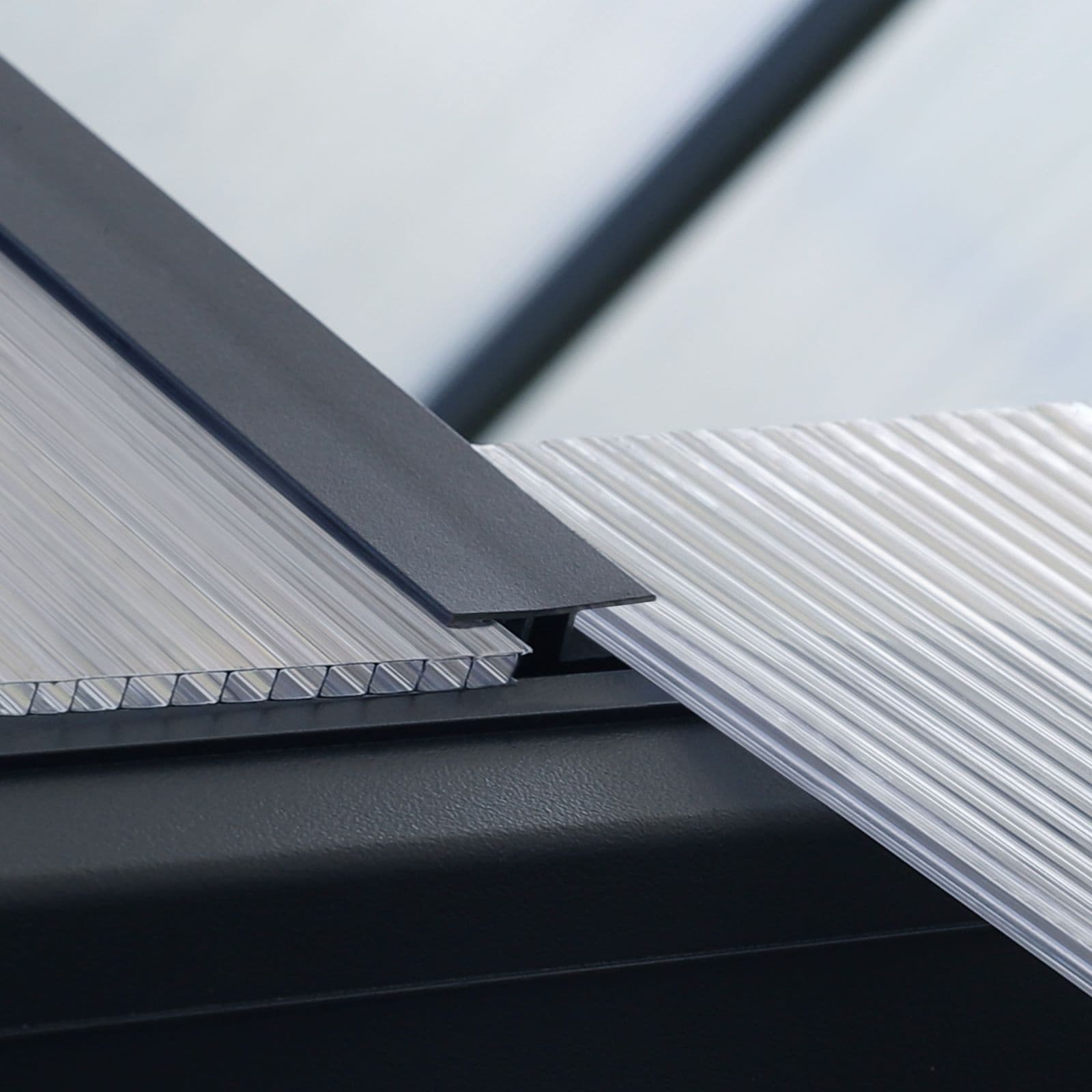 Serre de jardin en aluminium VEIKOUS avec ventilation de toit réglable et porte verrouillable, gris