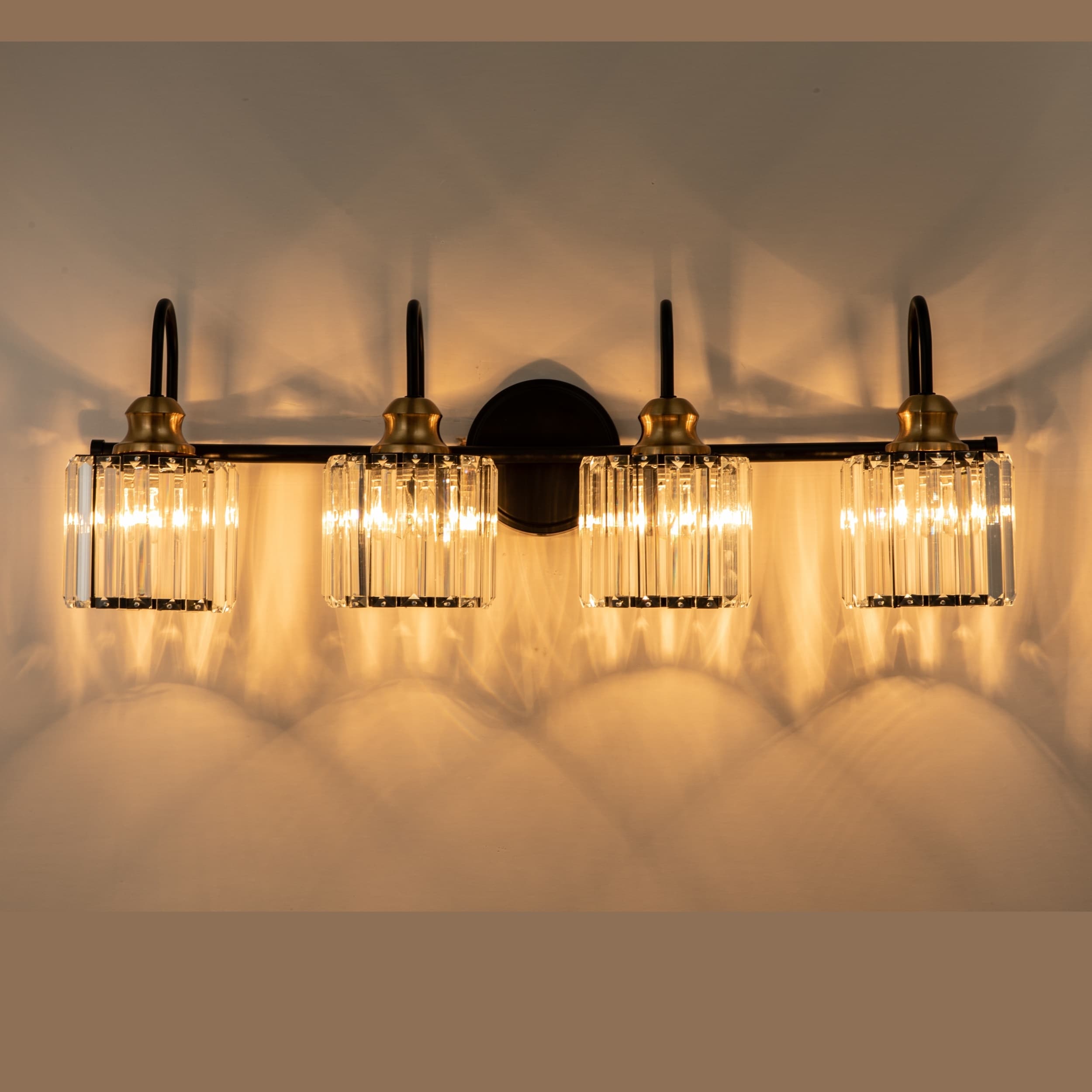 Applique murale de salle de bain moderne à 3/4 lumières, en cristal, à intensité variable, style glamour, linéaire, au-dessus du miroir