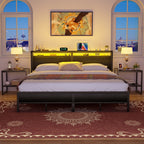 Cadre de lit plateforme en bois de style ferme avec station de charge et lumières LED