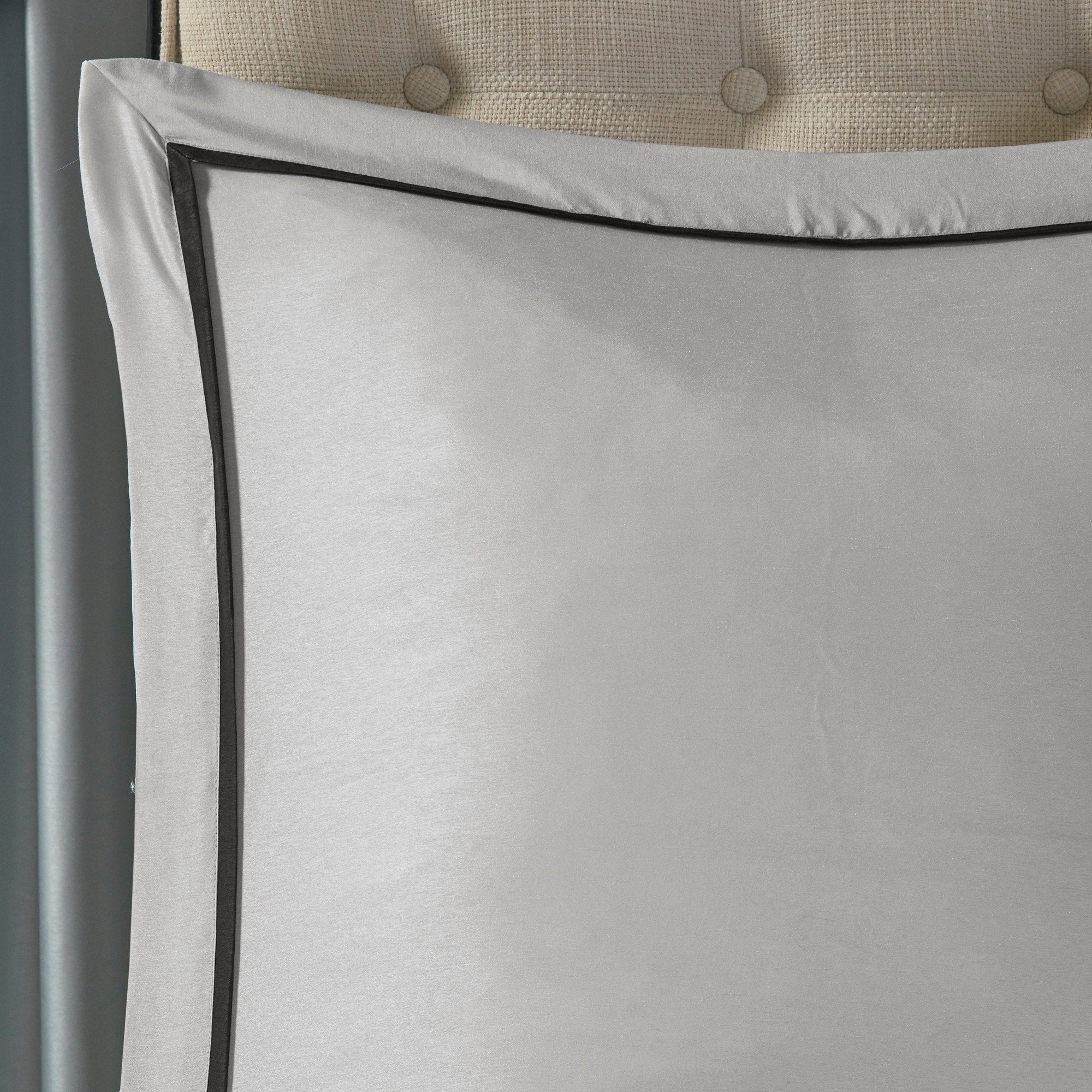 Madison Park Essentials Loretta 24 pièces dans un sac avec panneaux de fenêtre et ensemble de draps